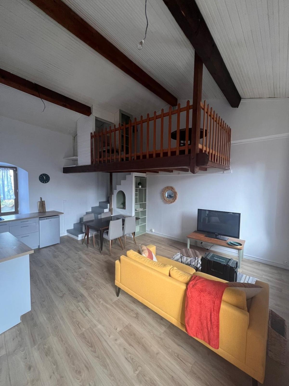 Studio With Mezzanine Прад Экстерьер фото
